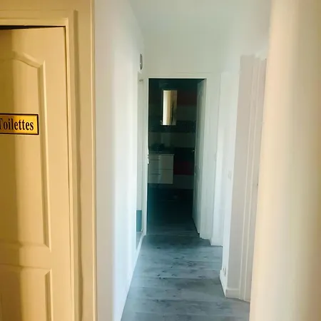 Booking * كليشي