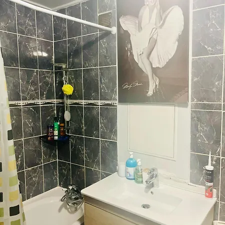 Booking * كليشي